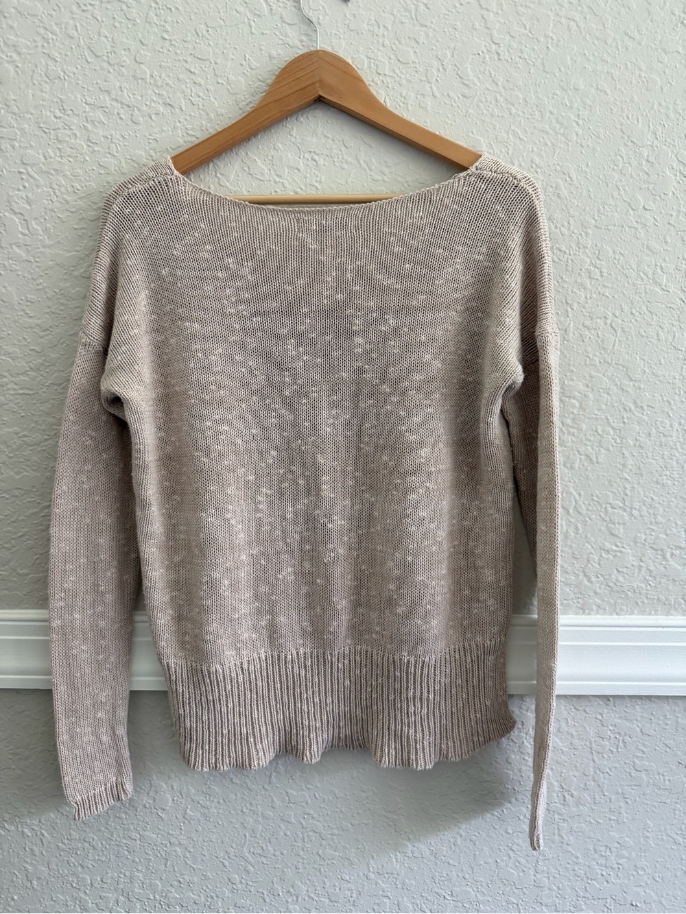 Abercrombie & Fitch Owl Sweater Size M/L Lightweight Knit V-Neck - Picture 2 of 7